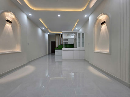 Bán nhà mặt tiền Linh Trung, đường 40m, DT 119m2, 2 tầng, giá 10.5 tỷ